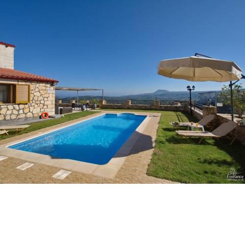Heraklion Villa Sleeps 4