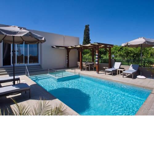 Heraklion Villa Sleeps 6