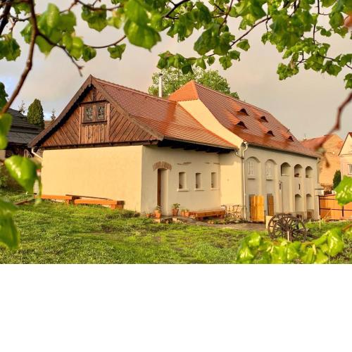 Herberk # 7 - A Modest Countryside Building