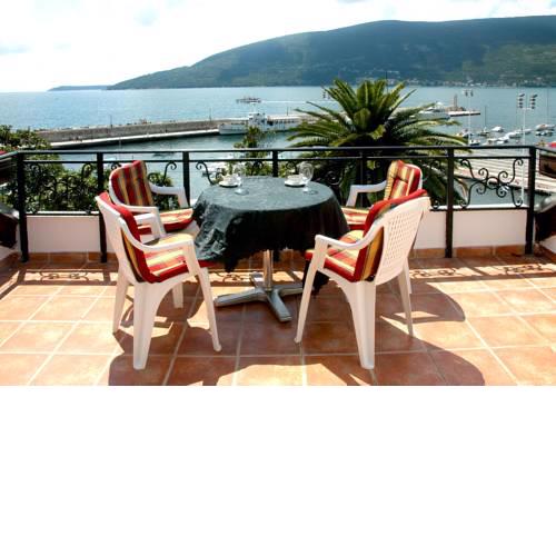 Herceg Novi, Škver, apartment