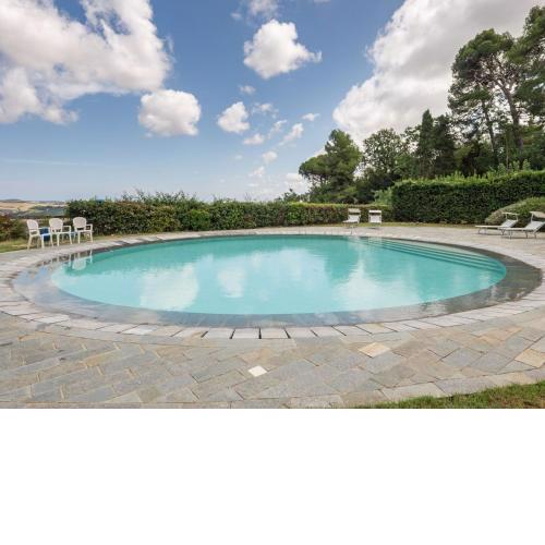 Heritage Holiday Home in Mombaroccio with Garden