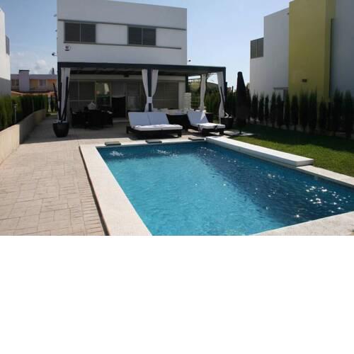 Hermosa Villa con piscina cerca de la playa