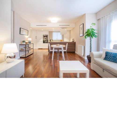 Hi Valencia Apartments - Jorge Juan
