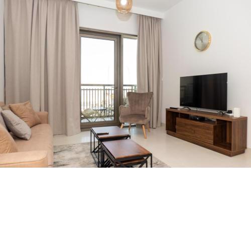 High Floor - Fully Furnished 1 BR in Creekside 18B