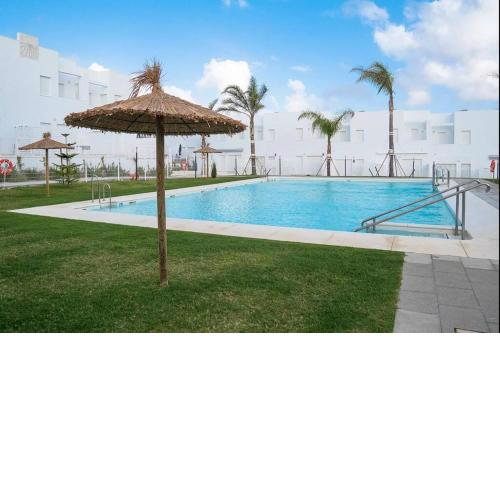 High standard terraced house in residential area with shared pool