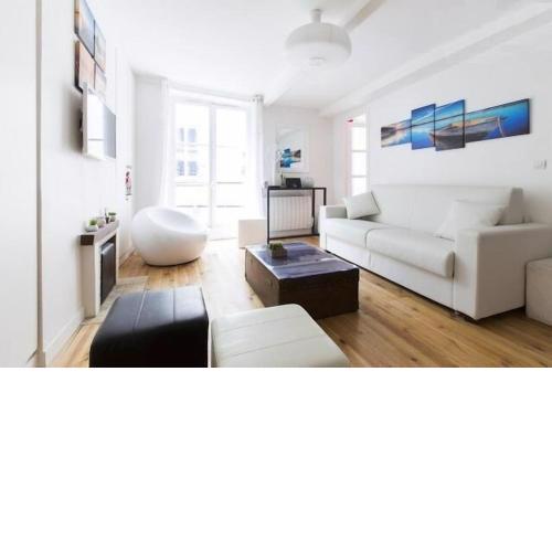 High Standing 2-Room Apartment in Latin Quarter Paris