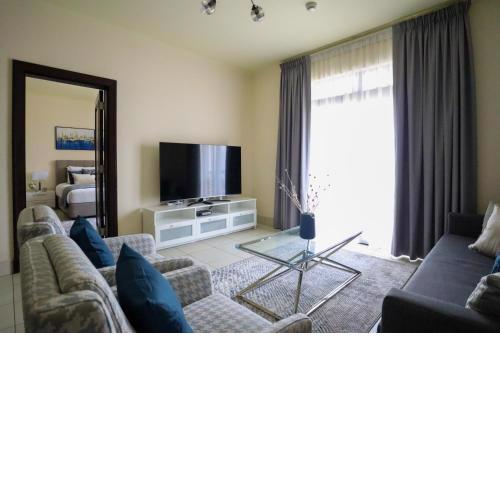 HiGuests - Charming Apt With Private Balcony Near Dubai Mall