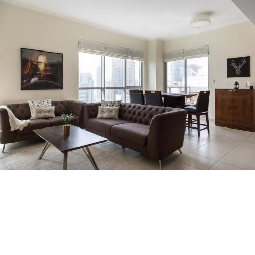 HiGuests - Charming Apt with Terrace Facing Burj Khalifa