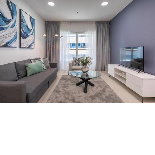 HiGuests - Chic Apt with Spectacular Aerial Sea Views