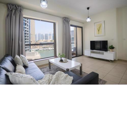 HiGuests - Cozy Marina View Retreat 1BR Apartment in JBR