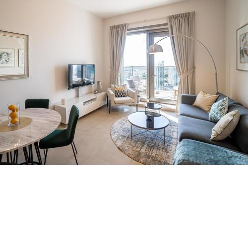 HiGuests - Elite Apt with Private Terrace and Marina Views