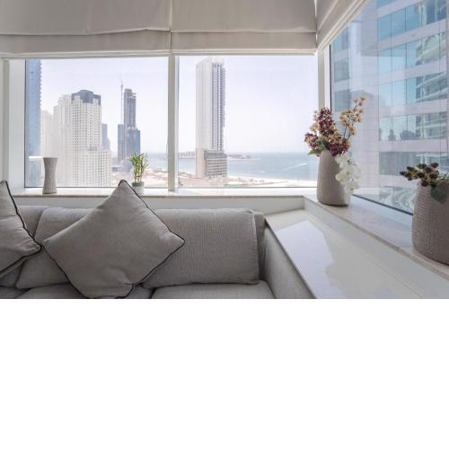 HiGuests - Exceptional Apt with Furnished Terrace By the Sea