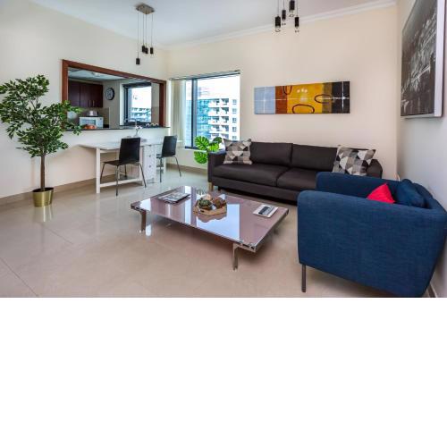 HiGuests - Modern Apt in Dubai Marina With Pool and Gym
