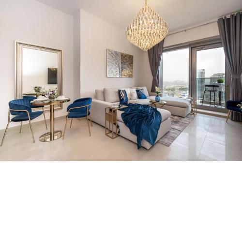 HiGuests - Spacious Apt for 5 With Spectacular Marina Views