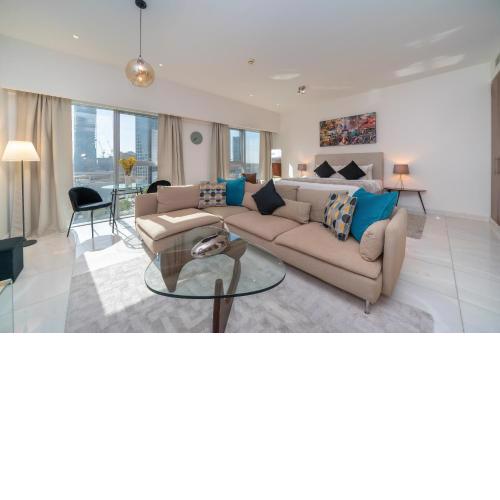 HiGuests - Studio with Chic Decor, 6-min from Burj Khalifa