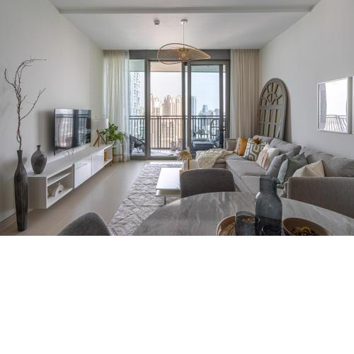 HiGuests - Stylish Apartment Floating Over The Marina Waters