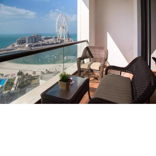 HiGuests - Unique Duplex Penthouse in JBR with Sea Views