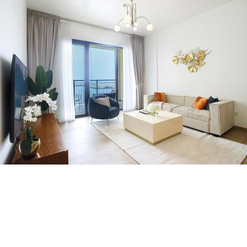 HiGuests - Wake Up Facing The Sea In This Luxury Retreat