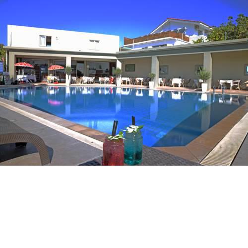 Hillside Studios & Apartments