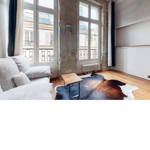 Historic Building Saint Paul, Heart of Paris Clim