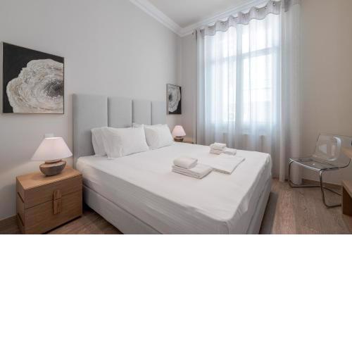 Historic Plaka's Deluxe Apartment