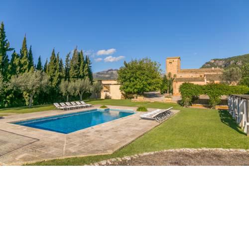 Historical house Mallorca pool wifi aircon/heat sleeps 12-14