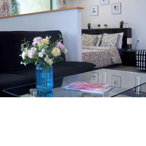 Holargos, A cozy studio
