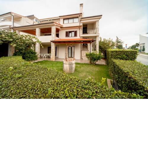 Holiday apartment 50m from the beach