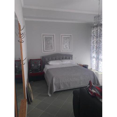 Holiday Apartment close to the Beach with a Sea View in Durres