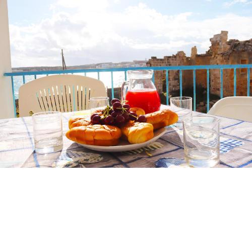 Holiday Apartment With Wi-fi, Air Conditioning And Panoramic Sea View; Pets