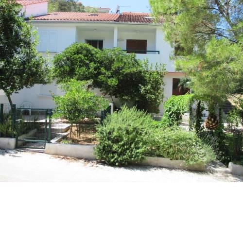 Holiday apartments Necujam (Solta) - 13767