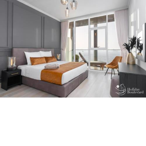 Holiday Boulevard - One Bedroom Apartment with Sofa Bed, Pool, Gym, Balcony Views