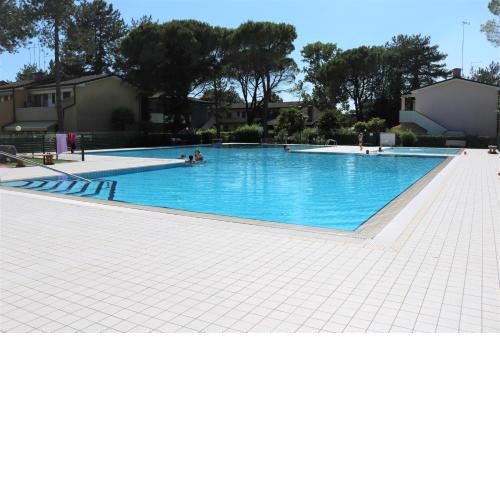 Holiday complex with pool, near beach in Bibione - Private Beach Place Included