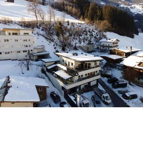 Holiday flat Daniela, Hippach im Zillertal