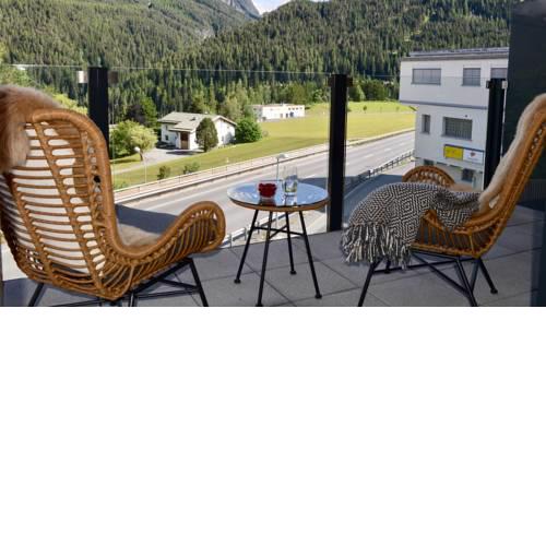 Holiday flat next to the cable car station in Scuol