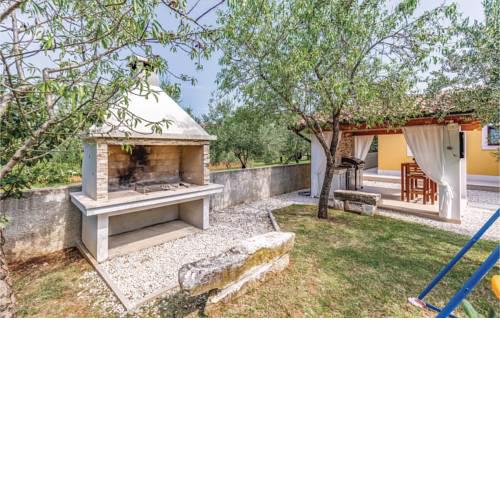 Holiday Home Barban with Fireplace I