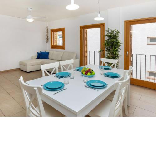 Holiday Home Blue Tossa