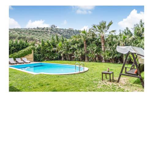 Holiday Home Finikia with Hot Tub I