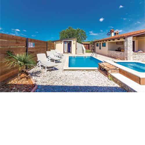 Holiday home Galizana Fondole