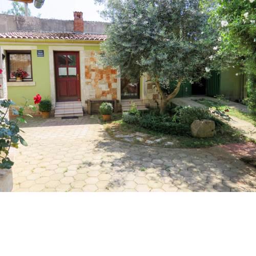 Holiday Home Haus Ingrid (PUL450)