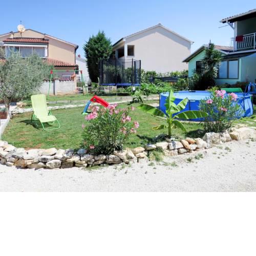 Holiday Home Haus NOEMI (PUL167)