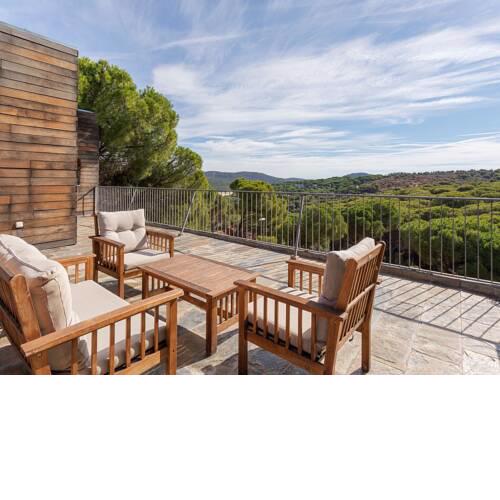 Holiday home in a quiet location near a large lake, beautiful nature and tranquility