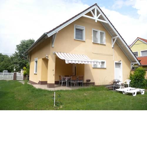 Holiday home in Balatonbereny 34655