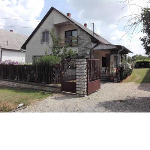 Holiday home in Balatonföldvar 36529