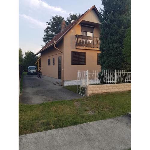 Holiday home in Balatonkeresztur 39586