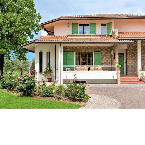 Holiday home in San Giovanni in Marignano with garden