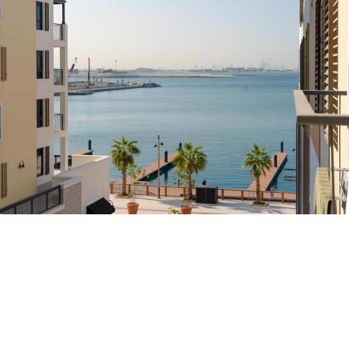 Holiday Home La Mer - Quiet Apt with Stunning Beach Views and Pools