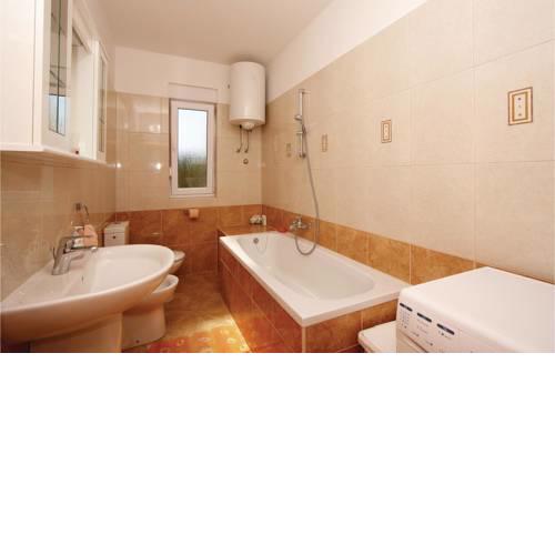 Holiday home Liznjan Cr z