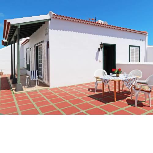 Holiday Home Los Abriguitos - ADE102