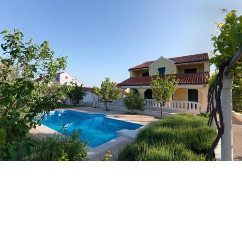 Holiday Home Lozovac 11715